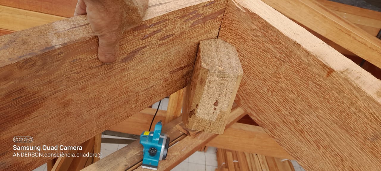 Estrutura de telhado em três águas — etapa 4